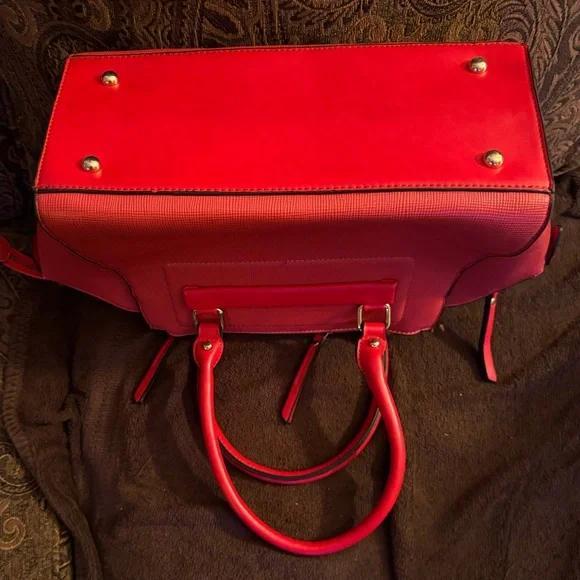 Calvin Klein HandBag! New Without Tags. Never Been Used - Picture 2 of 2